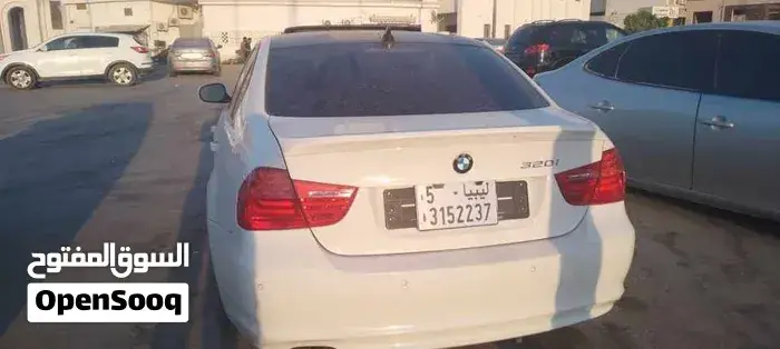 BMW 3 Series 2010 photo 3