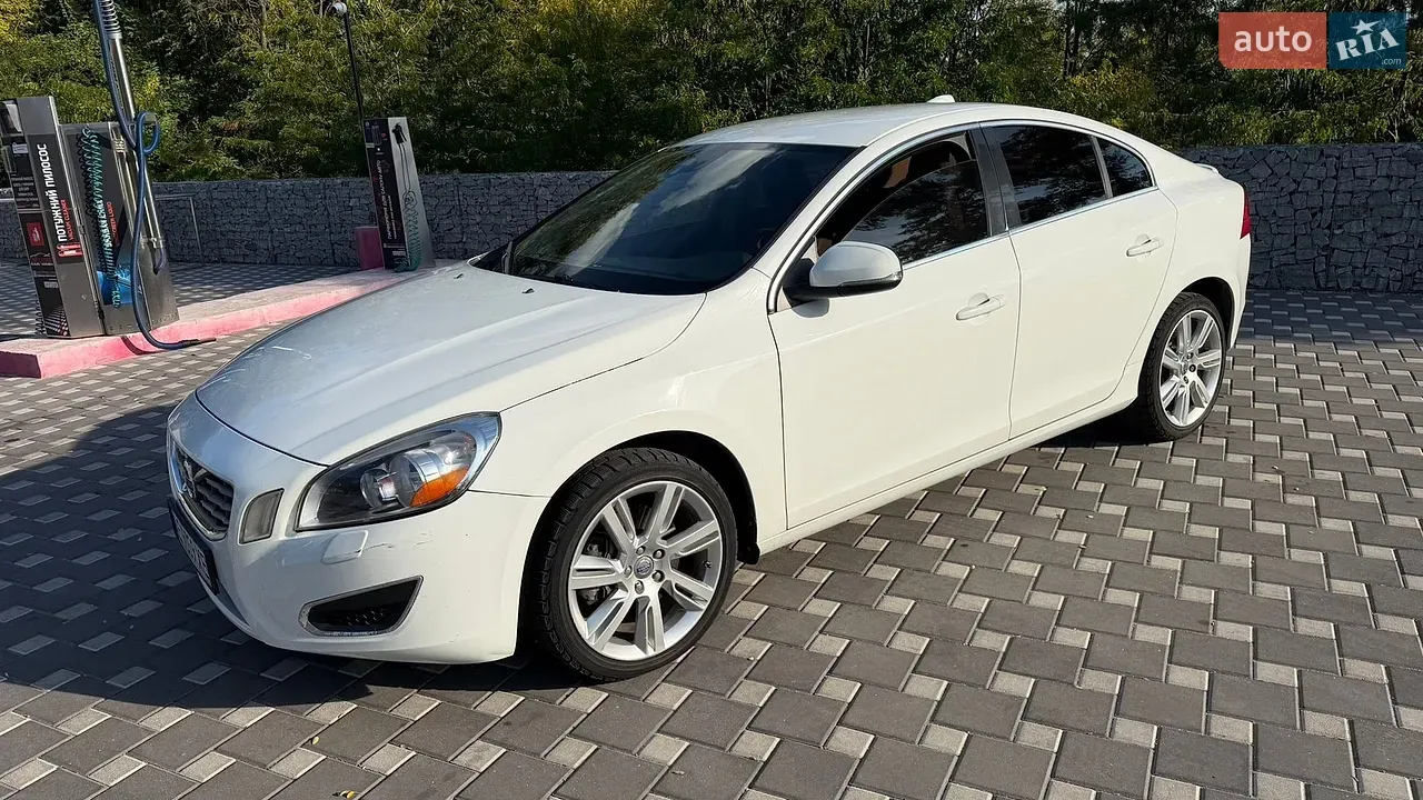 Volvo S60 2013 photo 4