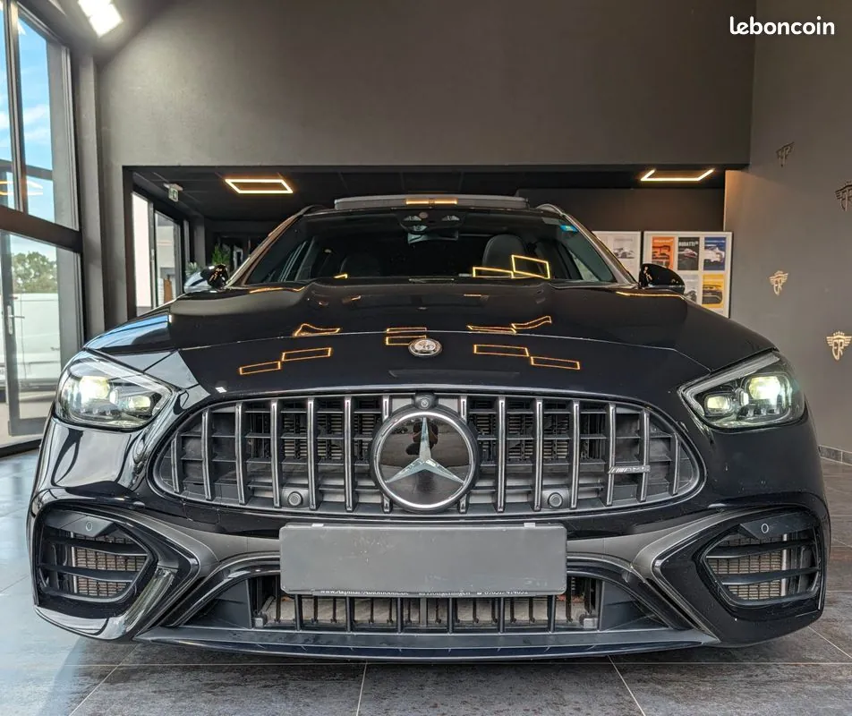 Mercedes-Benz C-Class 2023 photo 2