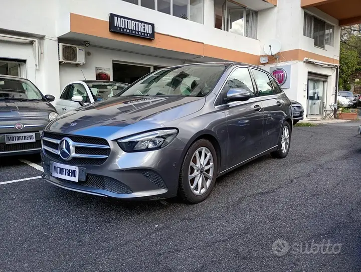 Mercedes-Benz B 180