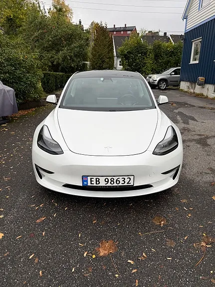 Tesla Model 3 2021 photo 2
