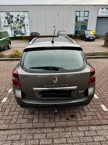 Renault Laguna 2010 photo 3