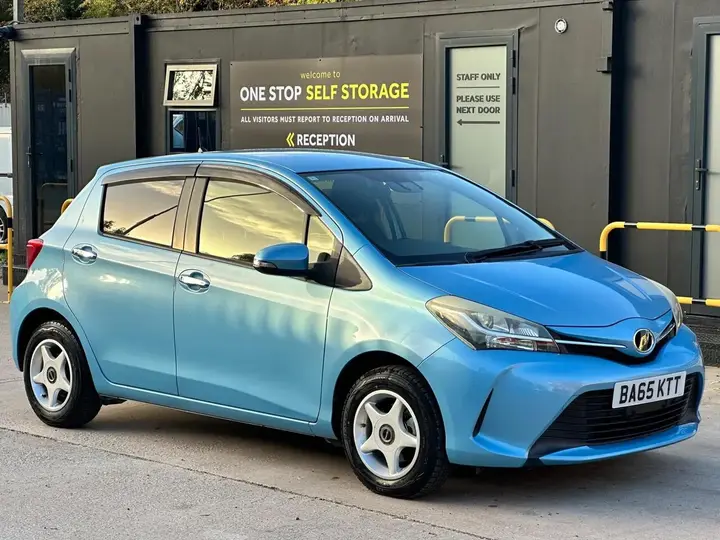 Toyota Yaris 2016 photo 2