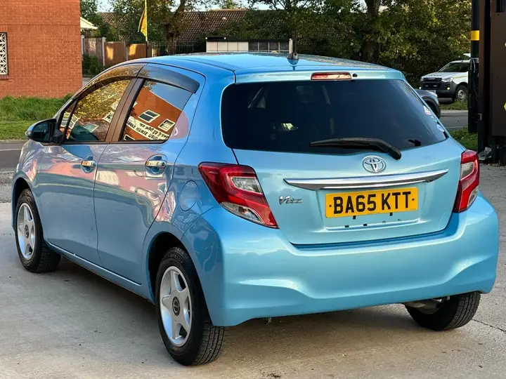 Toyota Yaris 2016 photo 5
