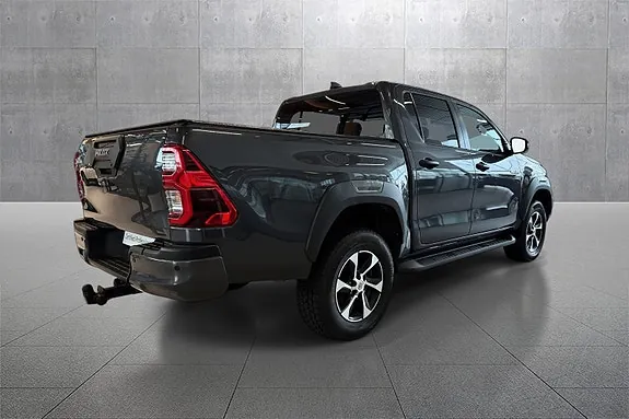 Toyota Hilux 2023 photo 5