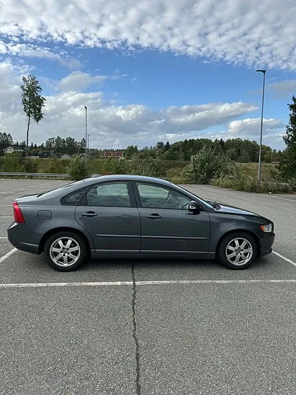 Volvo S40 2012 photo 2