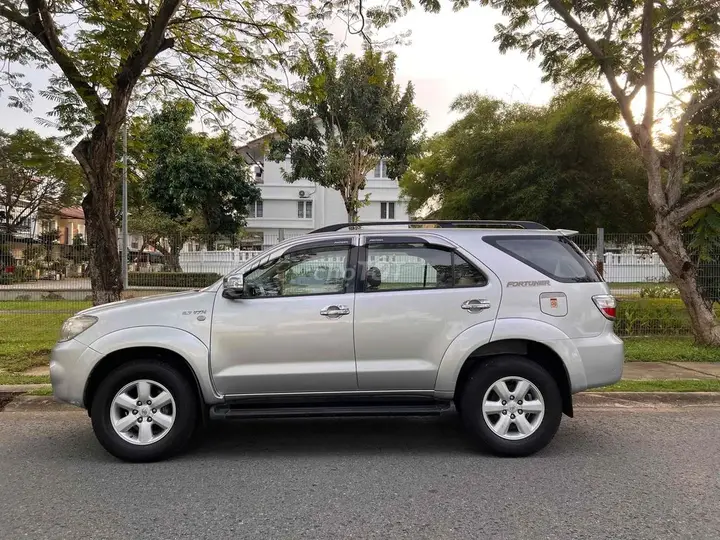 Toyota Fortuner 2009 photo 3