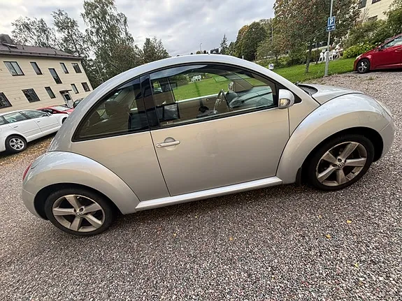 Volkswagen New Beetle 2008 photo 4