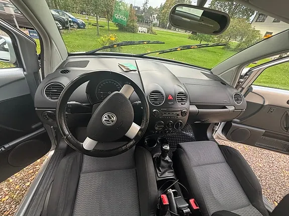 Volkswagen New Beetle 2008 photo 5