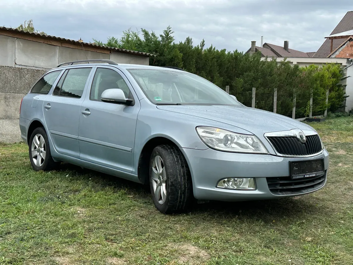 Skoda Octavia 2010 photo 2