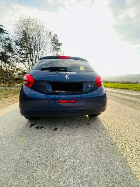 Peugeot 208 2014 photo 2