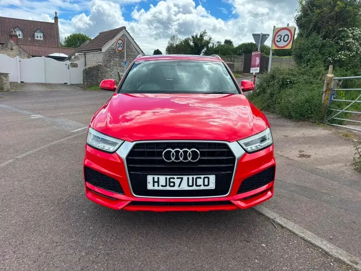 Audi Q3 2017 photo 2
