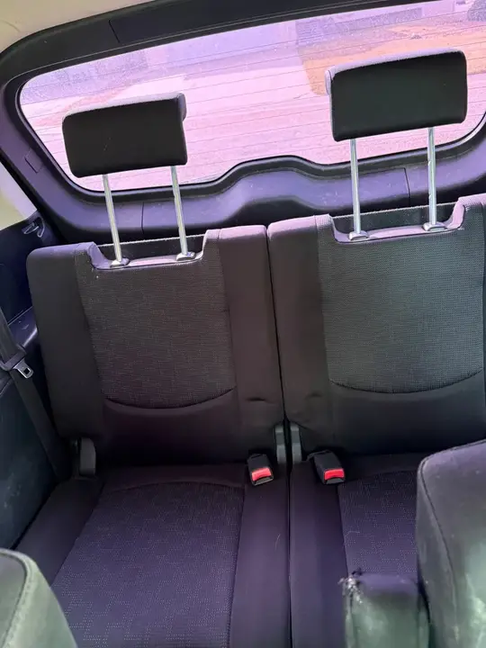 Mazda 5 2010 photo 4