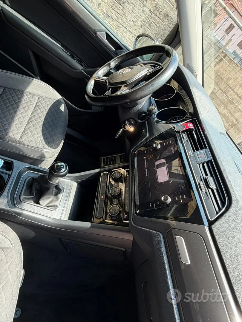 Volkswagen Touran 2025 photo 5