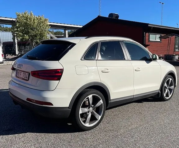 Audi Q3 2012 photo 3