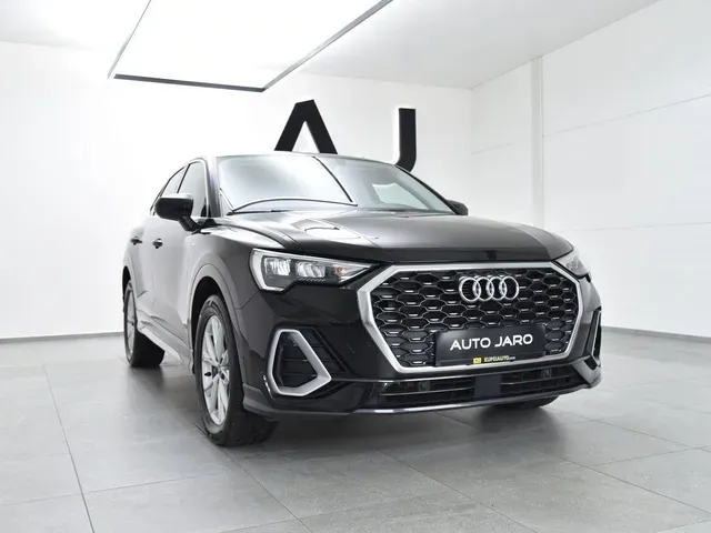 Audi Q3 2021 photo 2