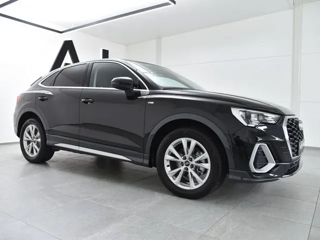 Audi Q3 2021 photo 4