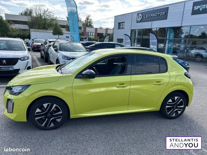 Peugeot 208 2025 photo 2