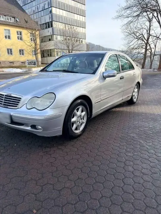Mercedes-Benz C180