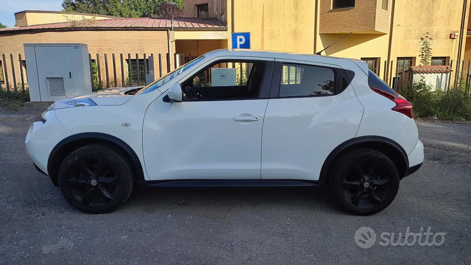Nissan Juke 2011 photo 3