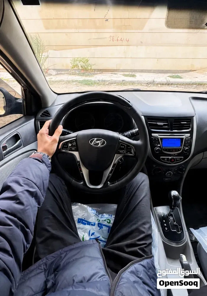 Hyundai Accent 2013 photo 4
