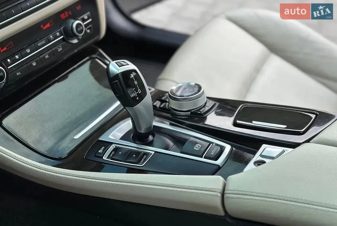 BMW 5 Series 2012 photo 5