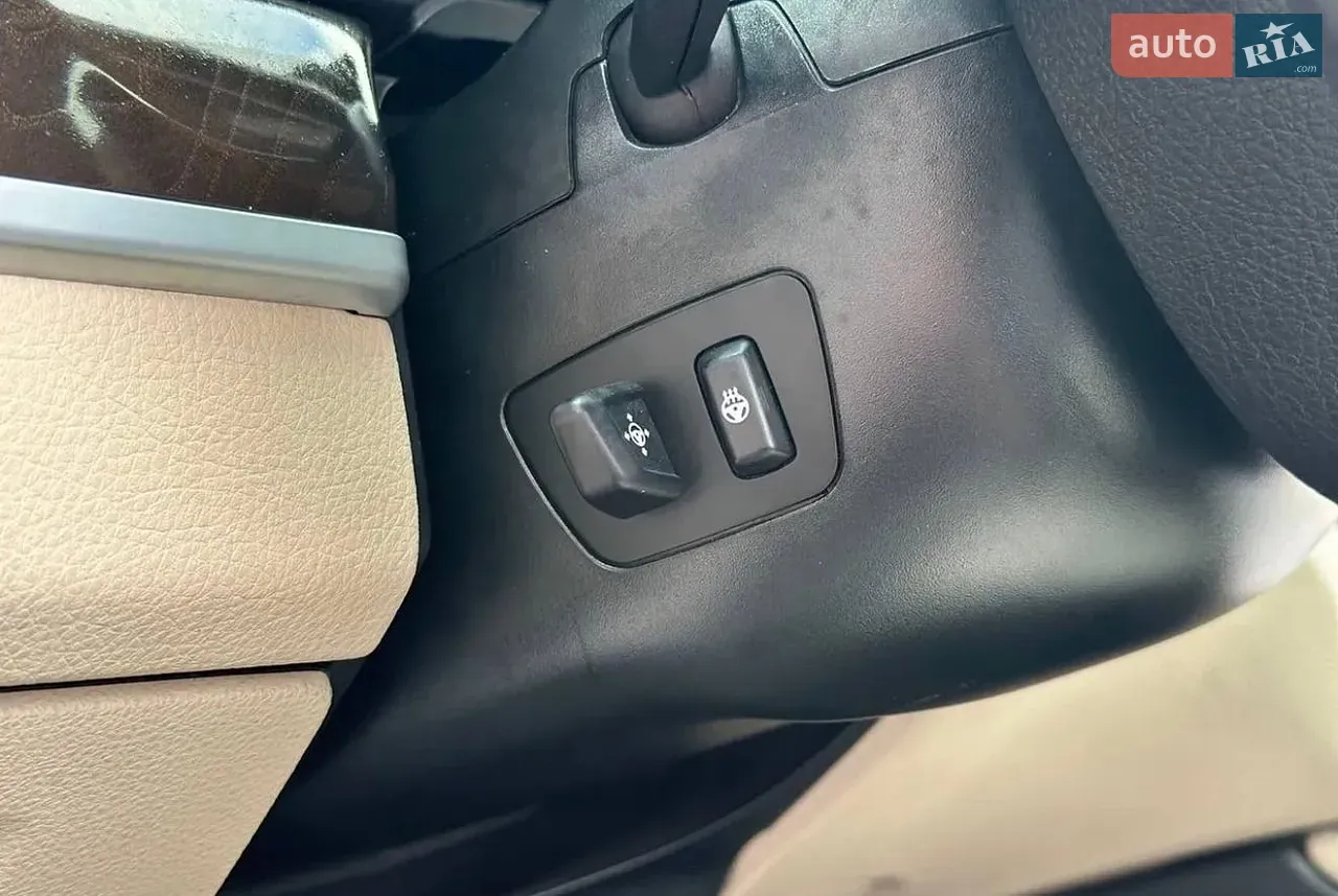 BMW 5 Series 2012 photo 3