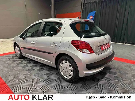 Peugeot 207 2010 photo 4