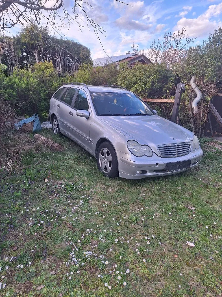 Mercedes-Benz C-Class 2003 photo 3