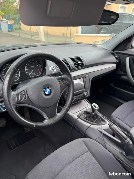 BMW 1 Series 2009 photo 3