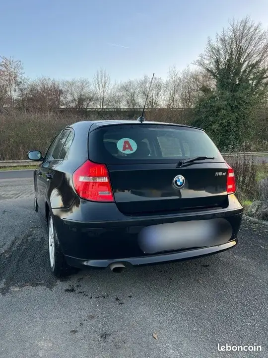 BMW 1 Series 2009 photo 2