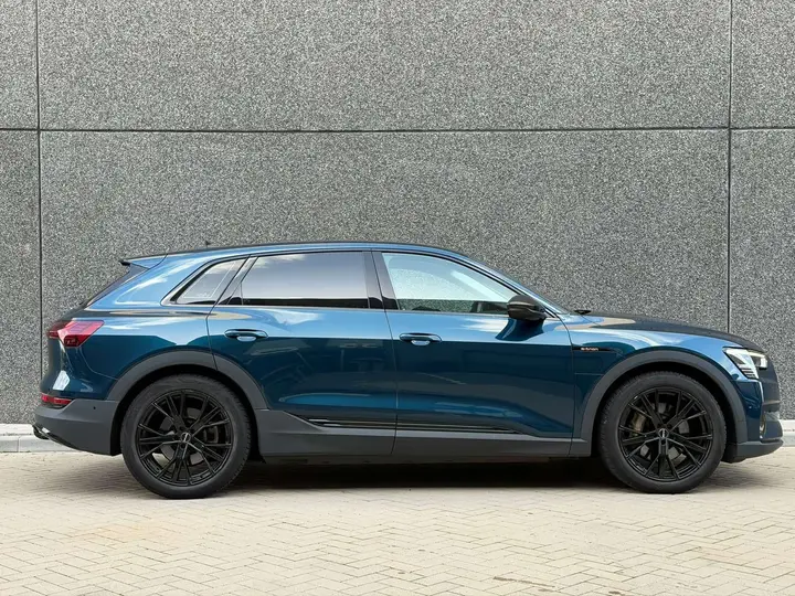 Audi E-Tron 2019 photo 2