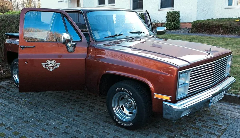 GMC C10