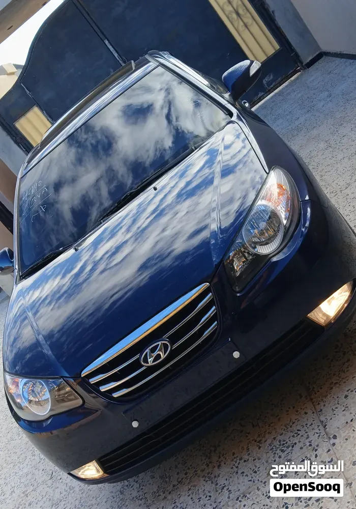 Hyundai Avante 2010 photo 2