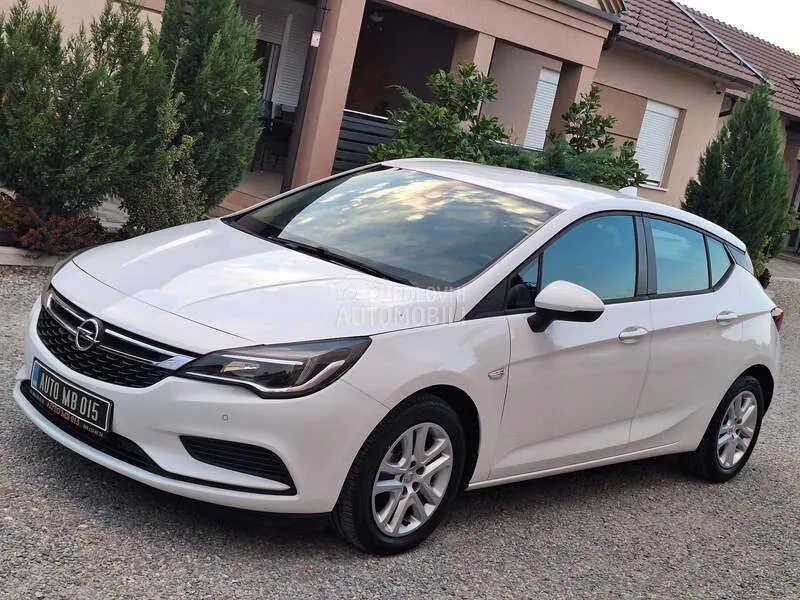 Opel Astra K 2018 photo 3