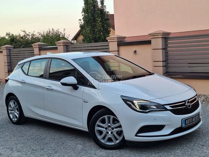 Opel Astra K 2018 photo 2