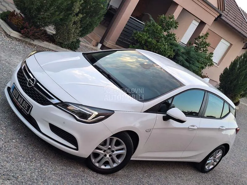 Opel Astra K 2018 photo 5