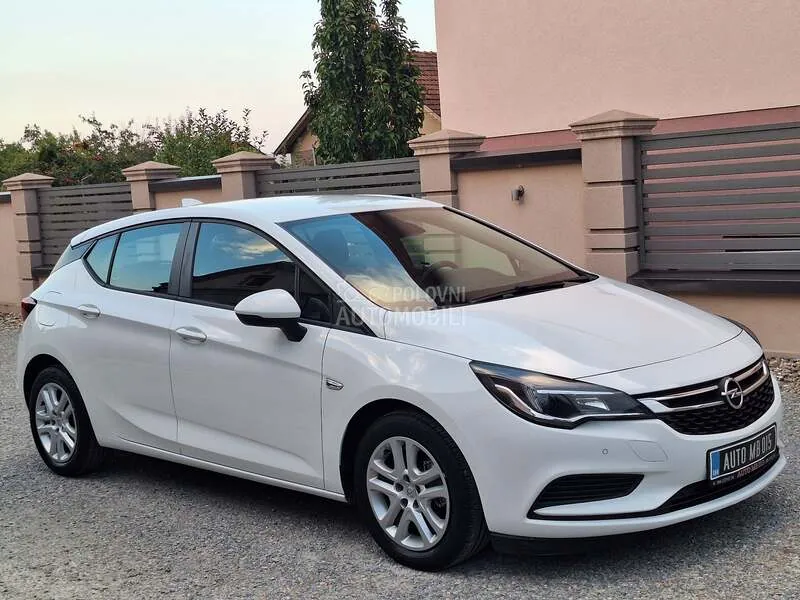 Opel Astra K 2018 photo 4
