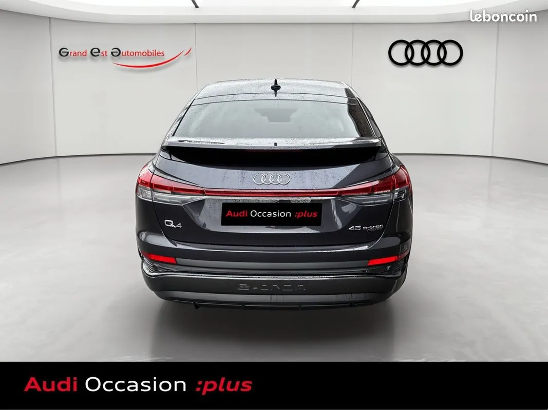 Audi Q4 2023 photo 4