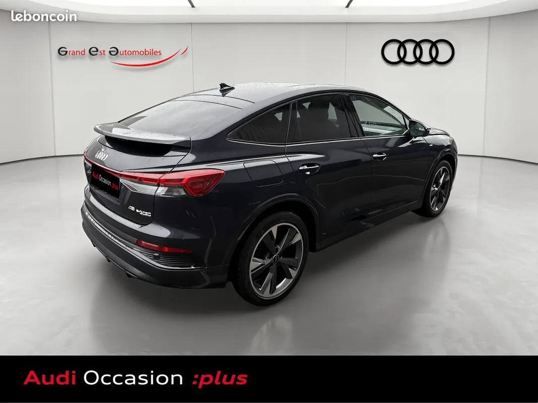 Audi Q4 2023 photo 3