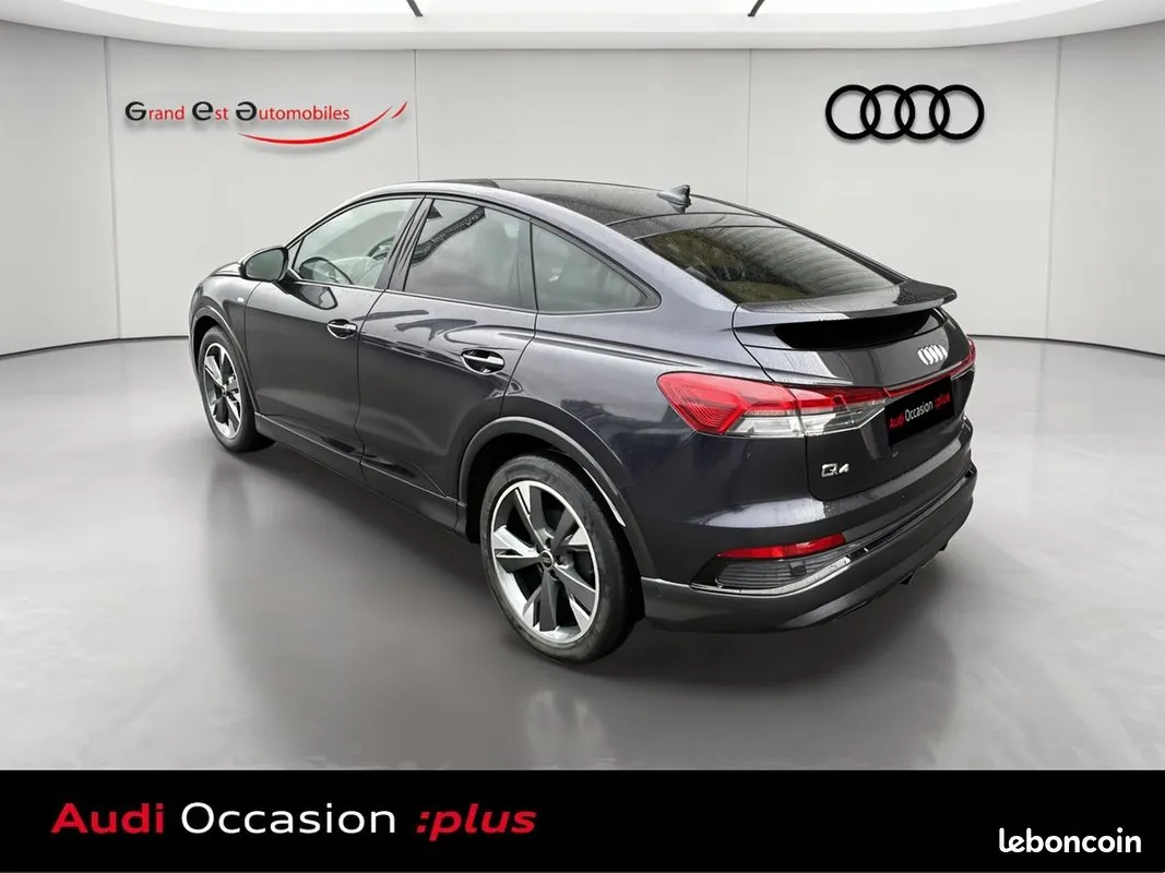 Audi Q4 2023 photo 5
