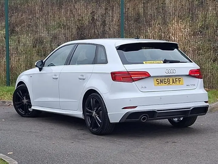 Audi A3 2018 photo 2