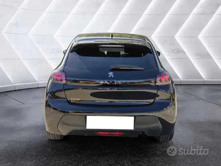 Peugeot 208 2022 photo 3