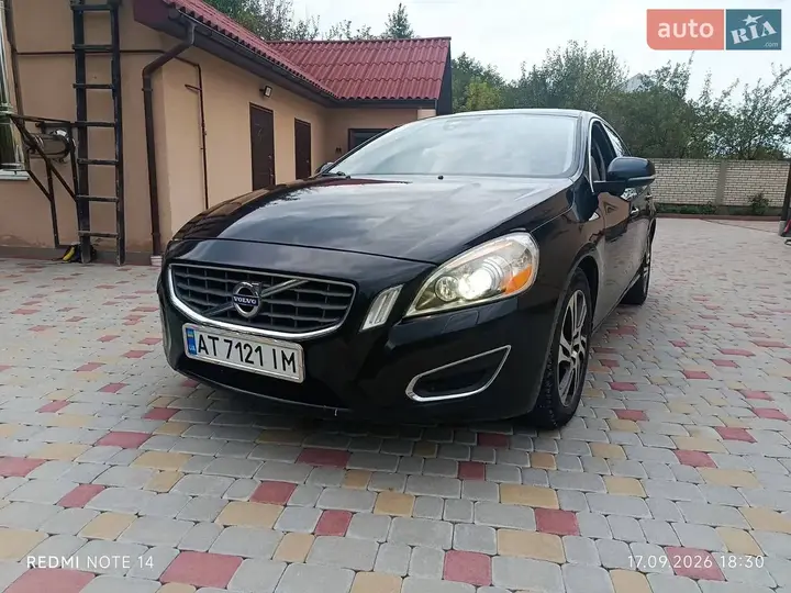 Volvo S60 2012 photo 2