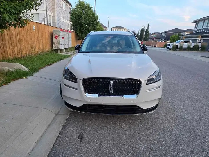 Lincoln Corsair 2022 photo 2