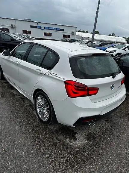 BMW 120I 2019 photo 2
