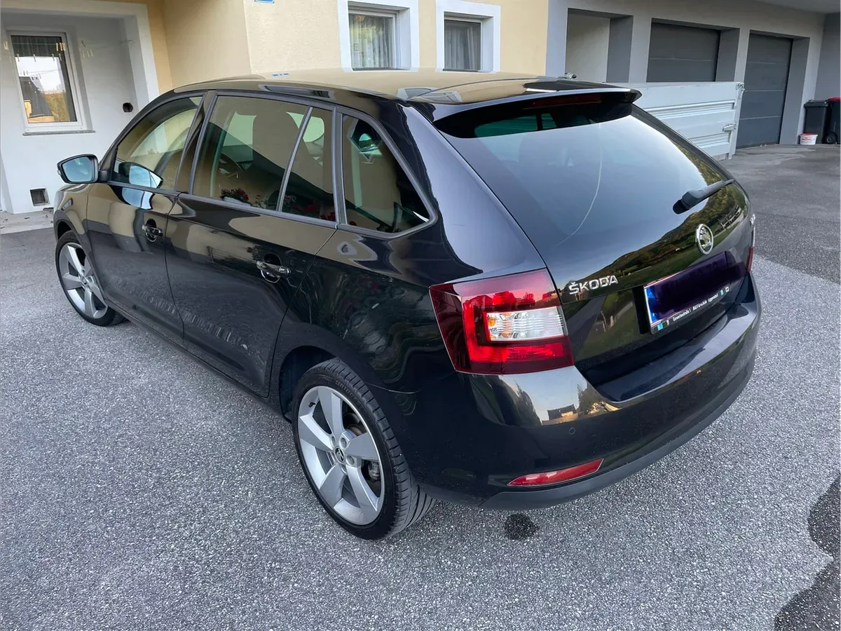 Skoda Rapid 2018 photo 2