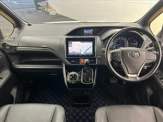 Toyota Esquire 2015 photo 2