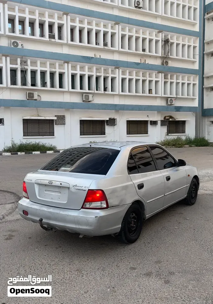 Hyundai Verna 2001 photo 4