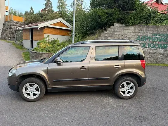Skoda Yeti 2012 photo 2